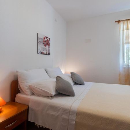 Apartments With A Parking Space Ivan Dolac, Hvar - 15784 Δωμάτιο φωτογραφία