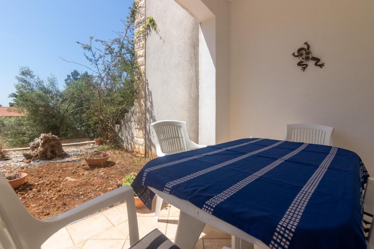 Apartments With A Parking Space Ivan Dolac, Hvar - 15784 Εξωτερικό φωτογραφία
